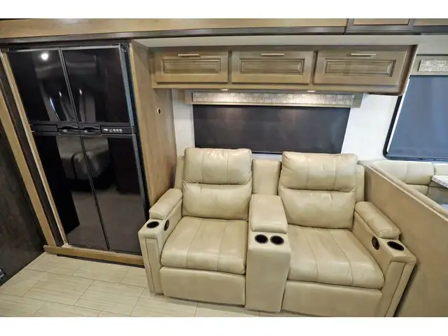 2020 Forest River FR3 34 DS Classe A VR / RV 2 Extension + Foyer in RVs & Motorhomes in Laval / North Shore - Image 8