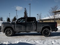 Welcome to Barrie Dodge Chrysler Jeep. TRANSMISSION: 8-SPEED TORQUEFLITE AUTOMATIC,WHEELS: 20 X 8 BL... (image 4)