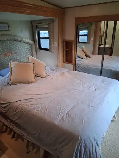 Only second owner and only had it for a year for construction, great model, cool in summer and heats...