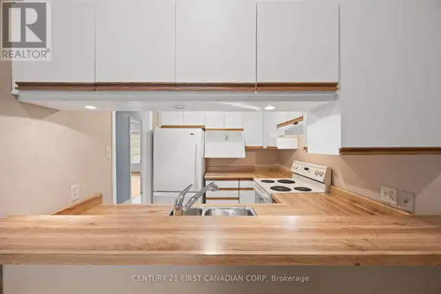 12 - 90 ONTARIO STREET S Lambton Shores (Grand Bend), Ontario in Condos for Sale in Grand Bend - Image 17
