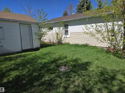 If you're looking for a house with tons of upgrades, 3 bedrooms and a garage for under 200k, this co...