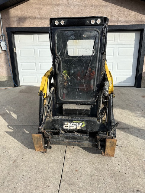 ASV Pt 30 Track Skid Steer and Buckets in Other in Strathcona County - Image 3