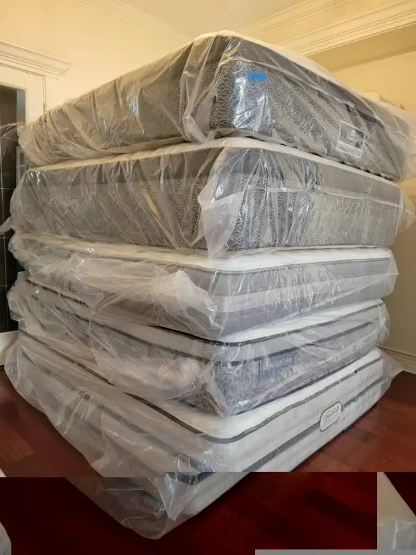 AWESOME QUEEN DOUBLE AND SINGLE SIZE USED MATTRESSES in Beds & Mattresses in Delta/Surrey/Langley - Image 3