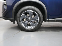 The 2024 Rogue SV delivers the perfect mix of efficiency and refinement. Powered by a 1.5L VC-Turbo... (image 3)