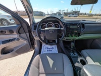 2012 Toyota Tacoma 2.7L 4 Cylinder 156,500 km. 2WD. Clean title and safetied. Manitoba owned. Auxili... (image 7)