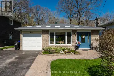 Welcome to this well-cared-for 3-bedroom, 2-bathroom home in Midland's desirable Sunnyside neighbour...