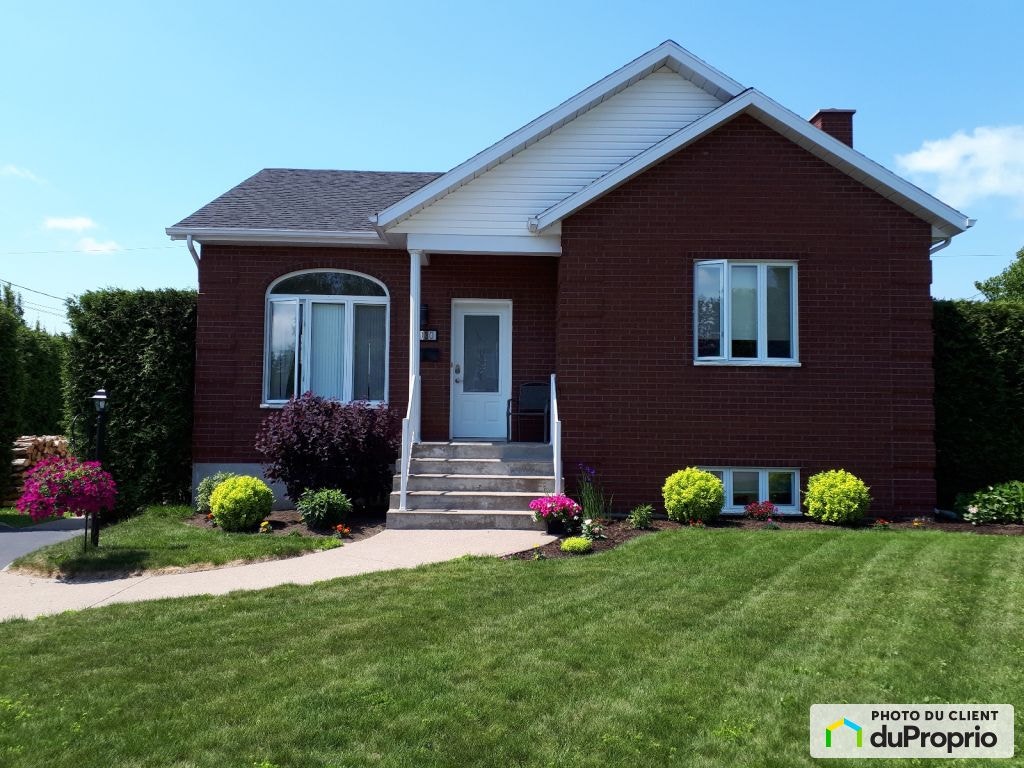 $465,000 - Bungalow for sale in Shawinigan (Shawinigan-Sud) — photo 1