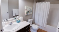 Broadstreet's Water's Edge offers 1 and 2 bedroom pet friendly apartments for rent, conveniently loc... (image 5)