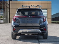 *Leather Seats, Remote Start, Heated Steering Wheel, Heated Seats, Apple CarPlay!* Surefooted handli... (image 5)