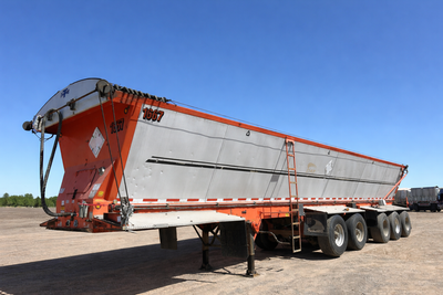 2016 Trail King 48ft Live Bottom 5 Axles / Belt Trailer Air Ride Suspension Lift 1st- 2nd- Axles Ste...