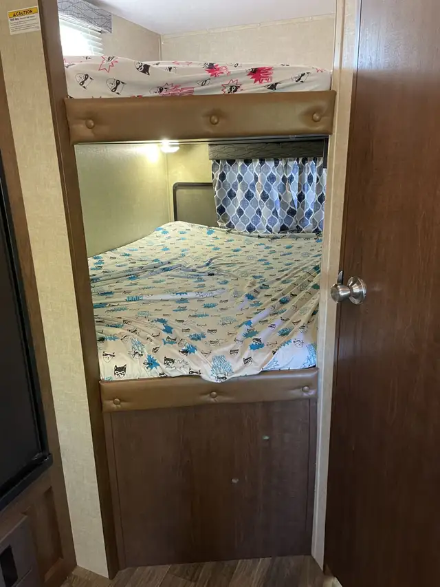 2016 KEYSTONE HIDEOUT 24BHSWE (FINANCING AVAILABLE) in Travel Trailers & Campers in Saskatoon - Image 11