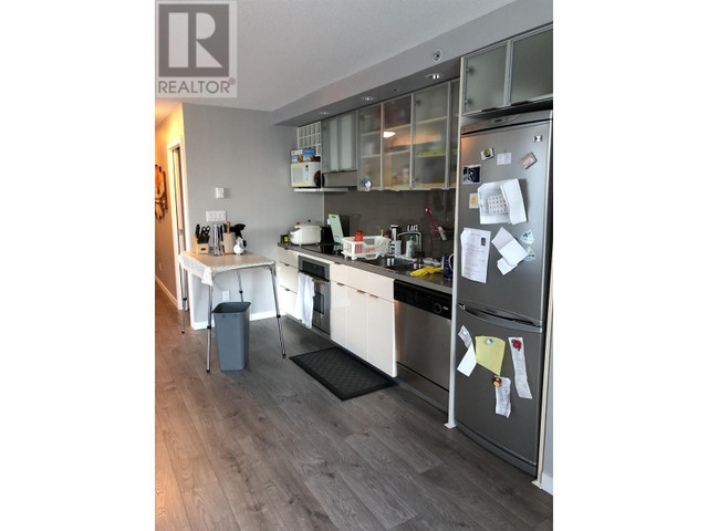 511 168 POWELL STREET Vancouver, British Columbia in Condos for Sale in Vancouver - Image 3