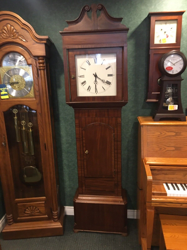 Vintage grandfather clock in Arts & Collectibles in Oshawa / Durham Region - Image 2