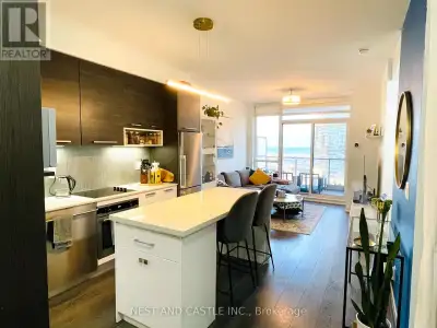 Bright & Beautiful One+Den(Used As 2nd Bedroom) 630Sft + Balcony Located At Park Lawn And Lakeshore...
