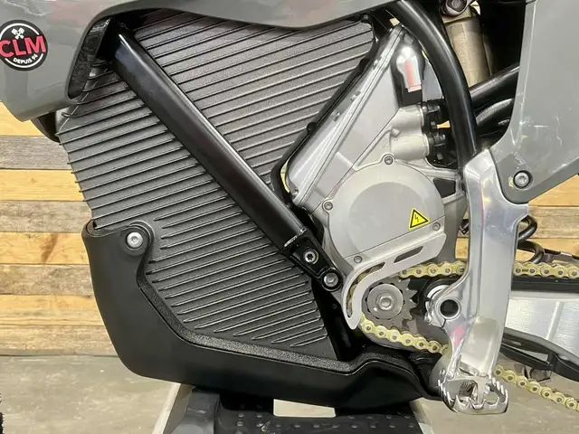 2025 STARK FUTURE VARG 1.2 MX-MOTOCROSS + 60 HP A 80 HP (ALPHA)  in Dirt Bikes & Motocross in Laval / North Shore - Image 18