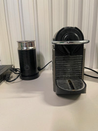 Machine à café Nespresso, mousseur à lait, café & accesoires
