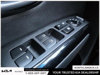 2015 Kia Soul EX+ Ready for anything, from the streets of Calgary to the highways of Alberta, this K... (image 7)