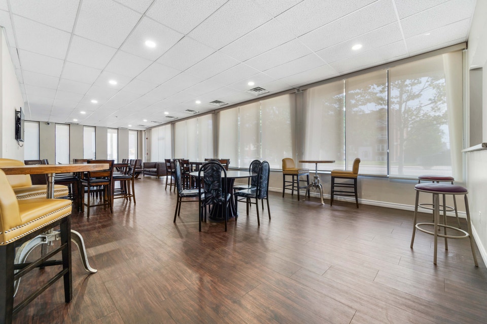Regency Colonade Apartments - 1 Bedroom, 1 Bath B Apartment for 5