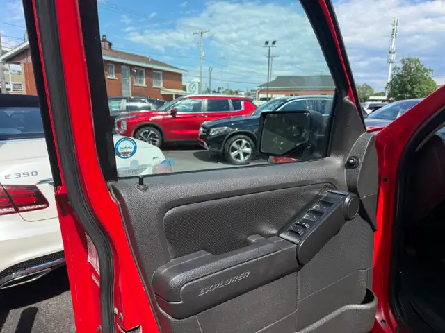 2010 Ford Explorer Sport Trac Adrenalin in Cars & Trucks in Longueuil / South Shore - Image 29