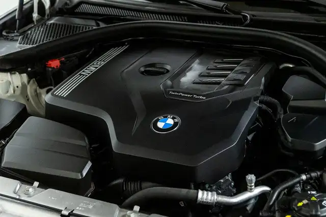 2023 BMW 3 Series 330i xDrive | Groupe Premium | Volant in Cars & Trucks in City of Montréal - Image 10