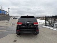 Recent Arrival! 2022 Jeep Grand Cherokee WK Laredo E Diamond Black Crystal Pearlcoat 3.6L V6 24V VVT... (image 6)