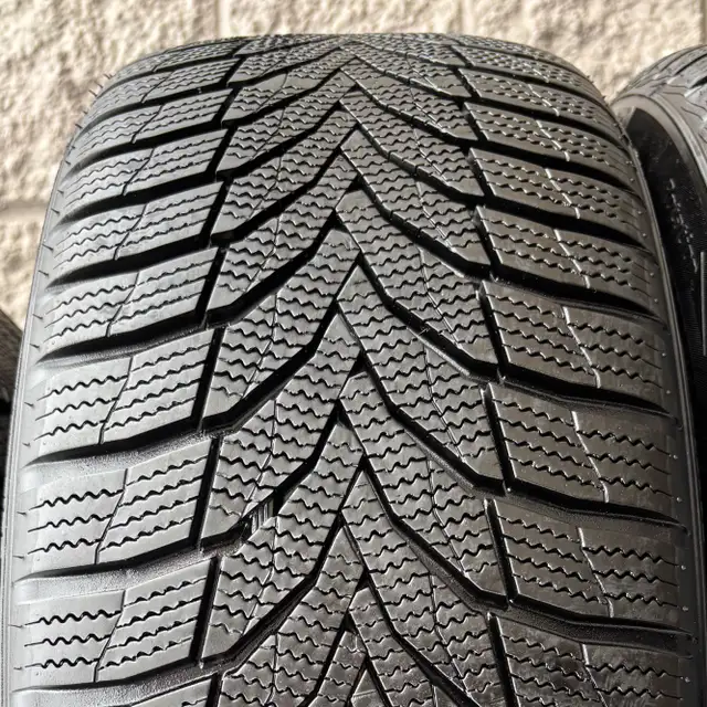 (95%) 4x 225/45R18 Nexen Winters w/ MB C-Class Wheels in Tires & Rims in City of Toronto - Image 5