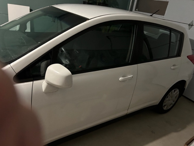 Nissan Versa 1.8 with 89000 km only for sale in Cars & Trucks in City of Toronto - Image 2