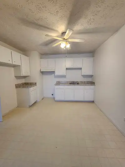 3 1/2 --- Les appartements Galt (rue Galt Ouest) LIBRE IMMÉDIATEMENT - À deux pas de l'Université de...