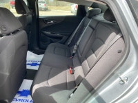 Experience unparalleled comfort and advanced safety in the 2023 Chevrolet Malibu 1LT. Ideal for the... (image 9)