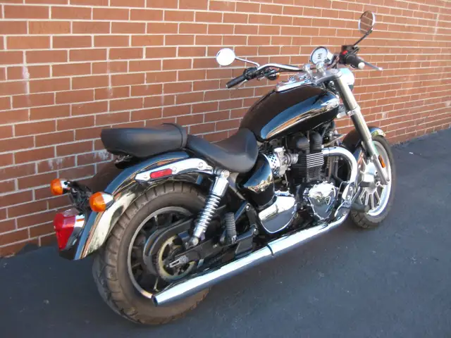 2009 TRIUMPH AMERICA in Street, Cruisers & Choppers in City of Toronto - Image 5
