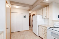 Amenities: Park Views • Quiet Building • Heat & Water Included Suite & Building: Bachelor, one-bedro... (image 7)