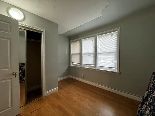 SHORT TERM: Student Rooms Available Close To Uptown/Laurier (Uni in Long Term Rentals in Kitchener / Waterloo - Image 12