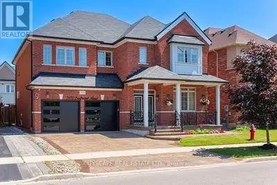 Great Location, Beautiful Luxurious Executive Home in Churchill Meadows. Located on a Quiet Street....