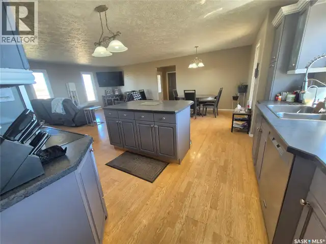 Highway 13 Acreage near Glasnevin Key West Rm No. 70, Saskatchew in Houses for Sale in Regina - Image 10