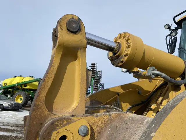 2011 Caterpillar Wheel Loader 972H in Heavy Equipment in Grande Prairie - Image 26