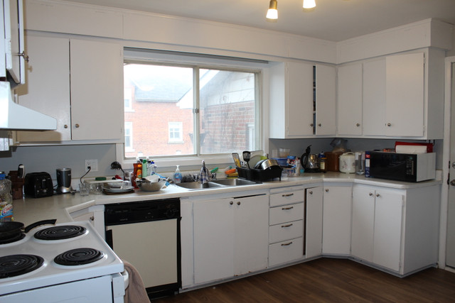 Spacious Student House - Brdms Available - MAY 2024 in Long Term Rentals in Kingston - Image 3