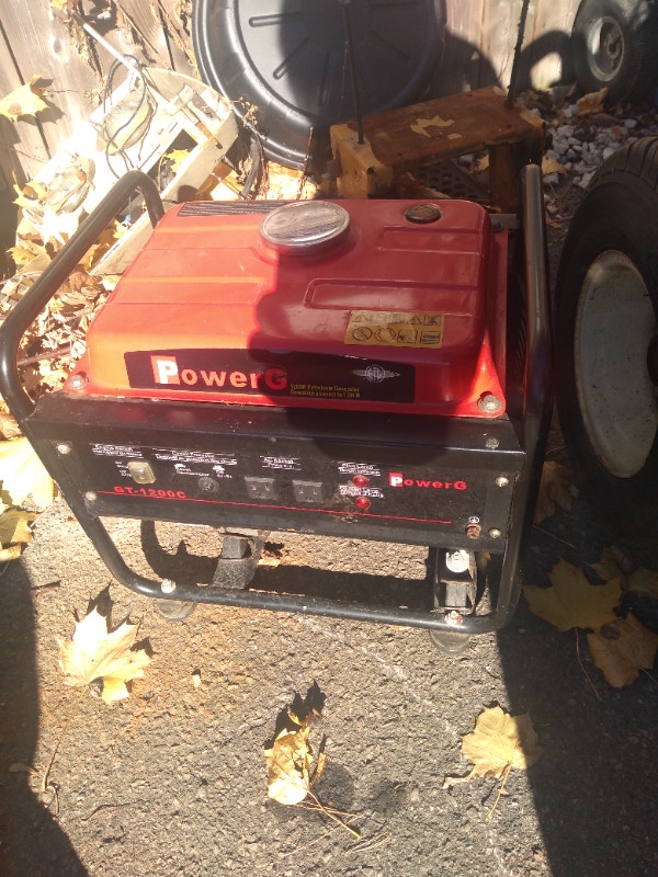 POWER G GENERATOR 1200W GAS ENGINE Lawnmowers & Leaf Blowers Ottawa