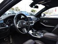 M Sport Package, Sunroof, Heated Seats, Apple CarPlay, Navigation, Remote Start! With near-perfect w... (image 9)