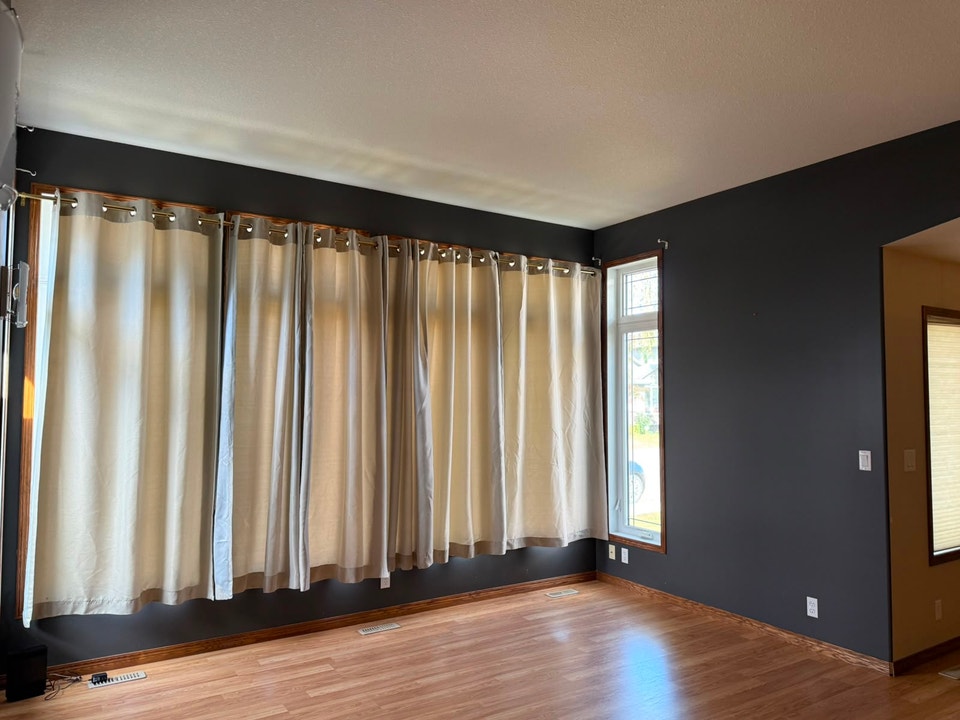 4 Bedrooms 3 bathroom House With Mother-In-Law Suite 4