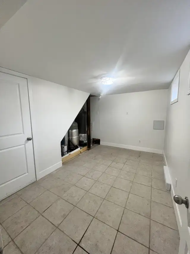 Spacious 2 Bed, 1.5 Bath   Den | Middle Sackville | 1795   Power