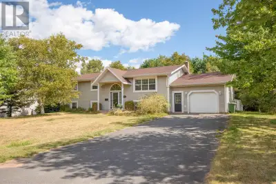 Spacious beautiful Stratford home with approximately 2,400 sqft of living space. Located in a family...