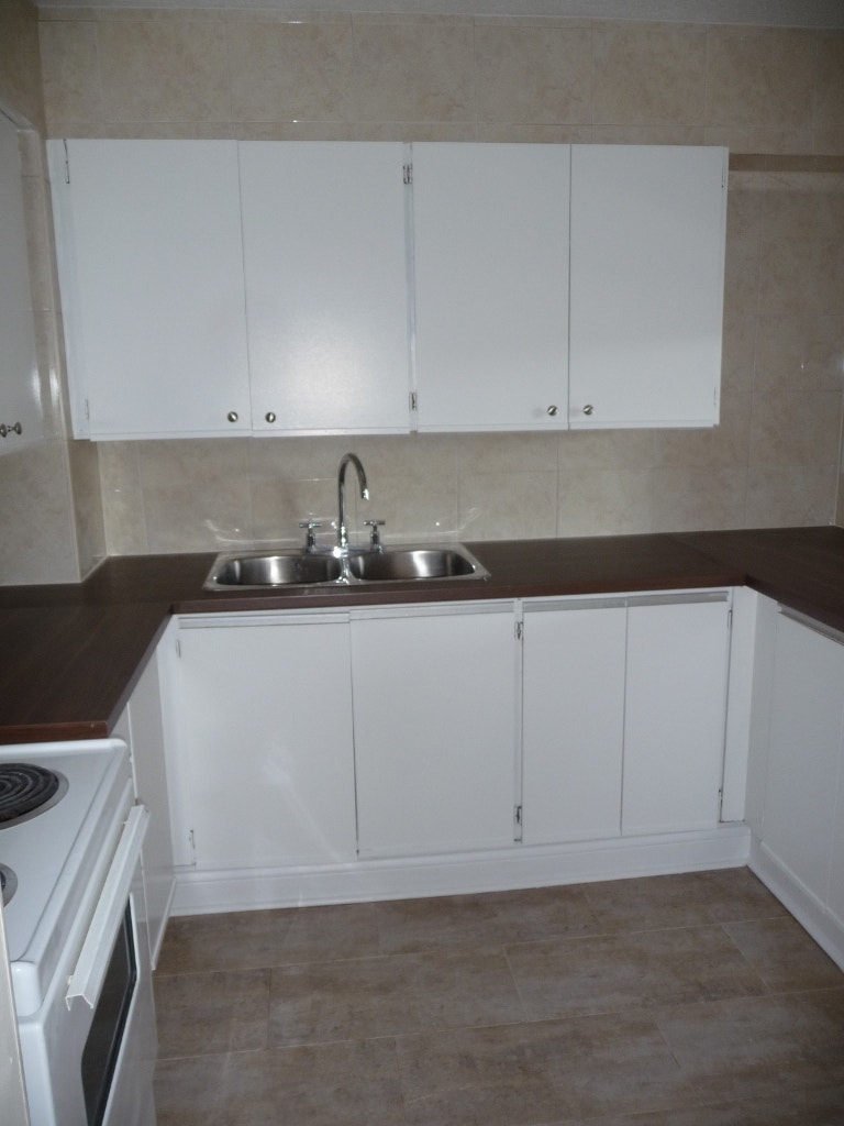BEAUTIFUL 3 BEDROOM IN NIAGARA FALLS (UTILITIES INCLUDED) 5