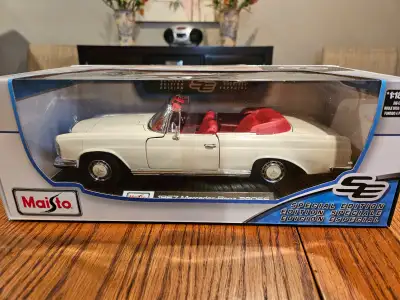 BRAND NEW 1/18 1967 MERCEDES BENZ 280 SE DIECAST - $35, View more