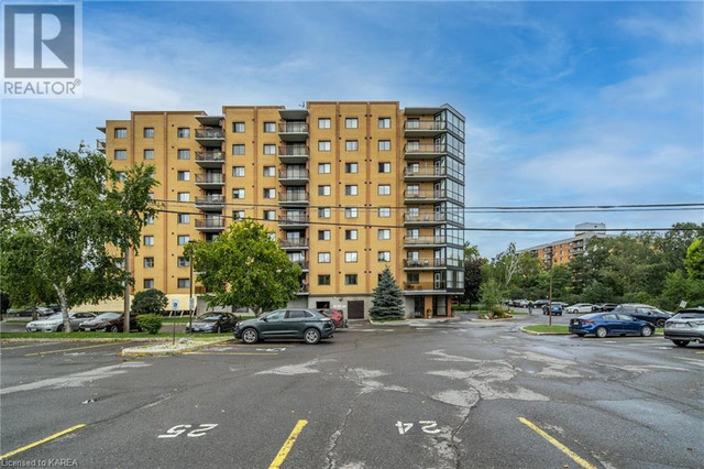 120 BARRETT Court Unit# 704 Kingston, Ontario in Condos for Sale in Kingston - Image 4