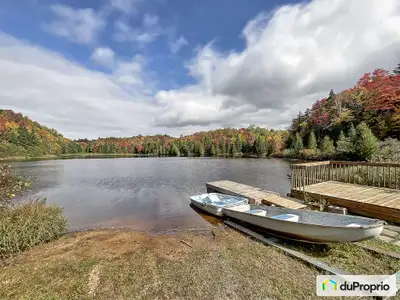 OH! WOW! PRESQUE 4 MILLIONS DE PIEDS CARRÉS AU BORD D'UN LAC! BORD DE L'EAU - TERRE À BOIS - CHALET...