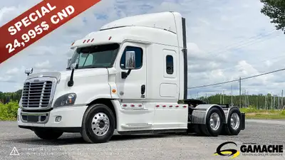 Heavy truck - # STOCK: C-32882 2017 FREIGHTLINER CASCADIA CA125SLP CAMION CONVENTIONNEL AVEC COUCHET...