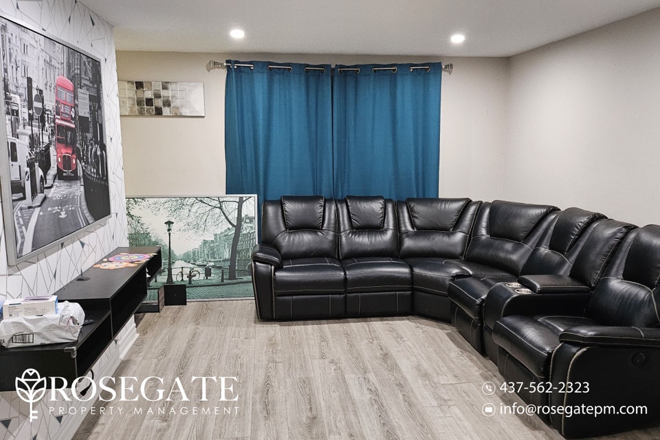 Spacious 3-Bedroom Main Level Apartment with In-Unit Laundry – T 3