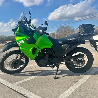 APPLY NOW: https://www.ridecollective.ca/get-pre-approved 2023 KAWASAKI KLR650 S • 652cc engine deli...
