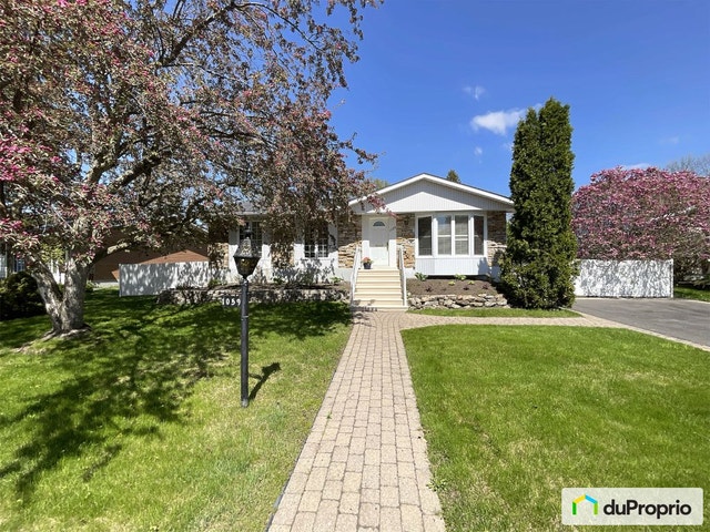 $709,000 - Bungalow for sale in Boucherville — photo 1