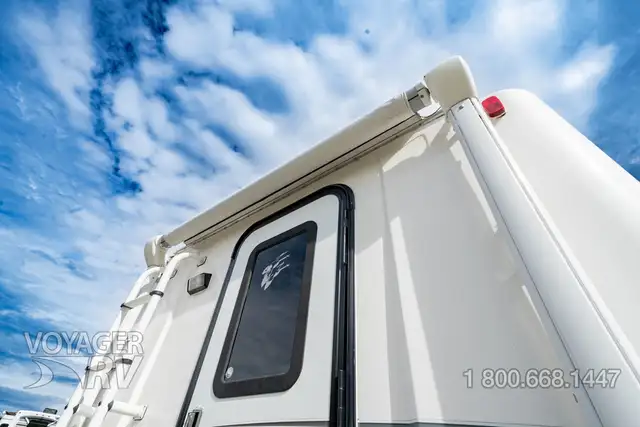 2017 Northern Lite Special Edition 10.2 in Travel Trailers & Campers in Kelowna - Image 32